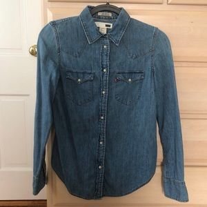 Levi’s button down denim shirt